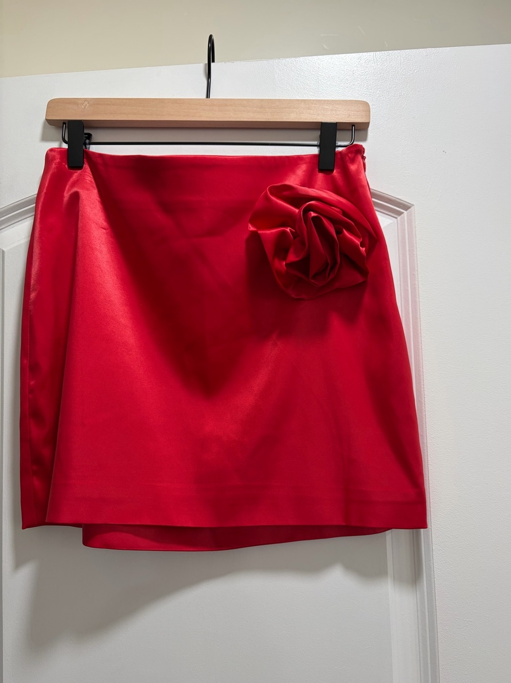Endless Rose Rosette Faux Wrap Satin Mini Skirt - Red - Size M